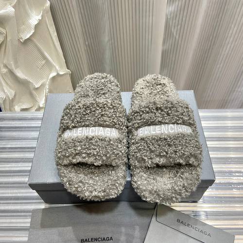Picture of Balenciaga Shoes Women _SKUfw121164869fw